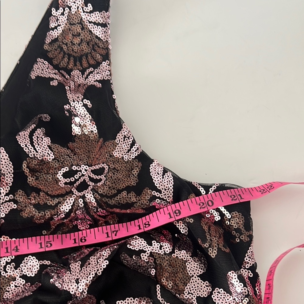 Avenue Sequence Black And Gold Patterned Mini Sle… - image 7